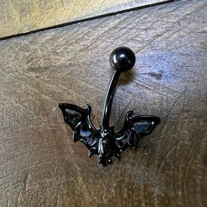 Bat belly ring
